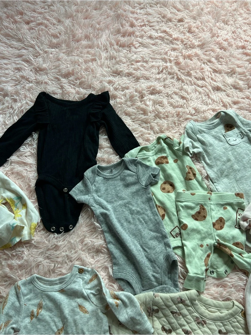 Newborn Carter's Outfit Bundle